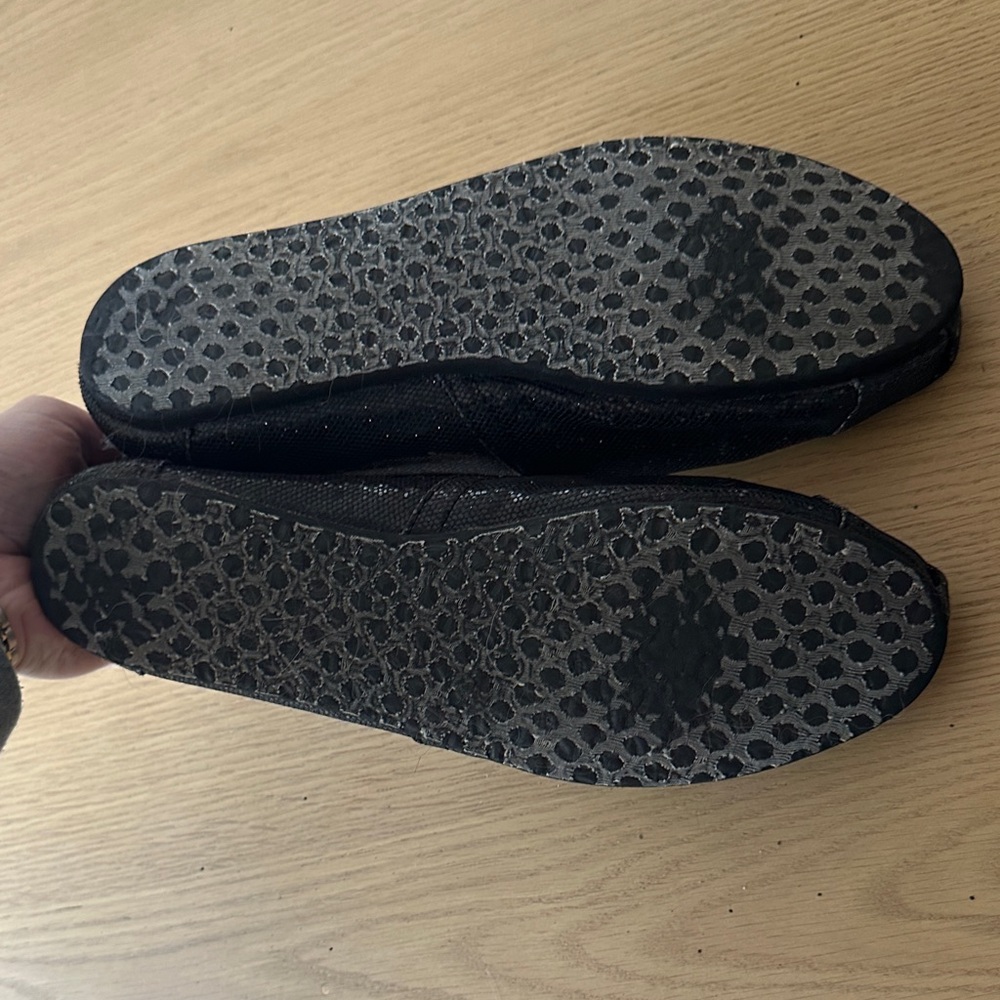 Toms Women's Glittery Black Flats - Picture 3 of 4